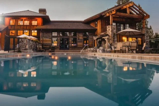 Home solutions content outdoor entertainment 001